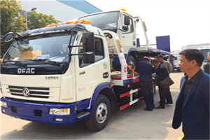 攀枝花汽车道路救援拖车价格